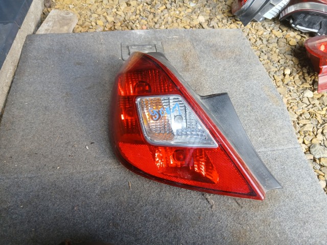 90019001 Opel Corsa D 2006-2014 Lámpa , Fényszóró Használt Bal hátsó