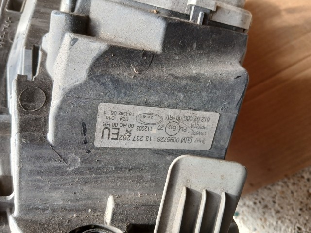 10021 Opel Corsa C 2000-2009 Lámpa , Fényszóró Használt Projektoros Jobb első