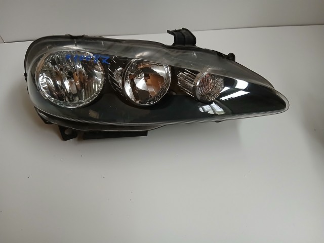 10087 Alfa Romeo 147 2000-2010 Lámpa , Fényszóró Használt Jobb első