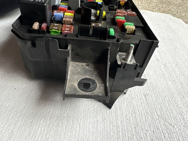 Opel Corsa E 2014- 2014 Bcm motortér