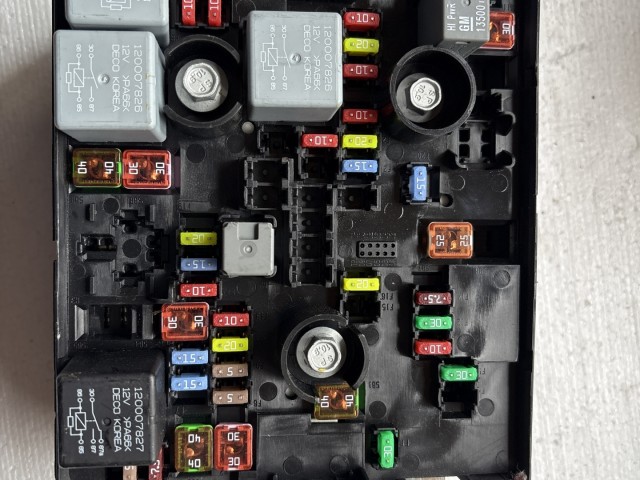 Opel Corsa E 2014- 2014 Bcm motortér