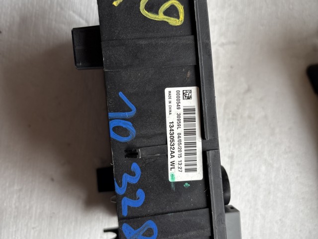 Opel Corsa E 2014- 2014 Bcm motortér