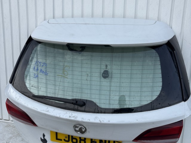 10379 Opel Astra K 2015 Csomagtérajtó Használt
