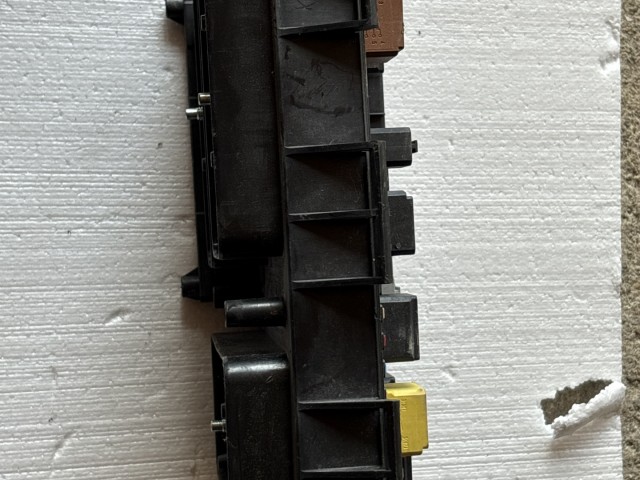 Opel Astra H 2004-2010 2004-2010 Bcm motortér Használt