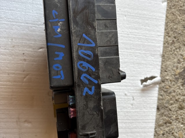 Opel Astra H 2004-2010 2004-2010 Bcm motortér Használt