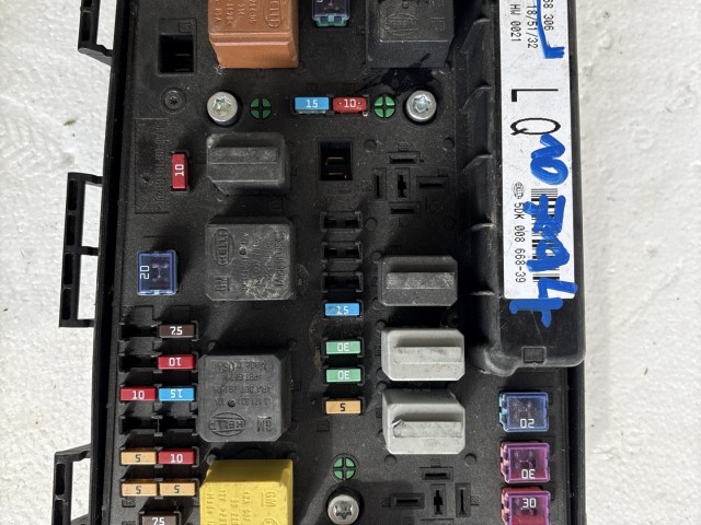 Opel Zafira B 2005-2014 2005-2014 Bcm motortér Használt