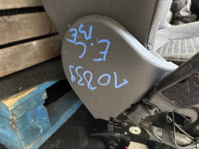 Opel Corsa E 2014- 2014-2019 Ülés Használt szövet bal első  