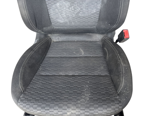 Opel Astra K 2015 Ülés Használt szövet jobb első  