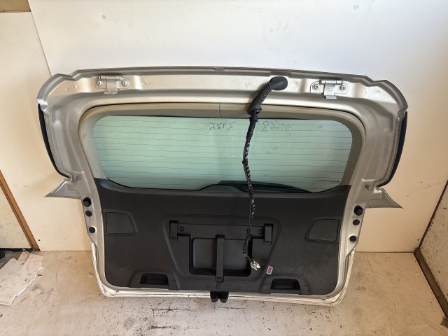 11668 Opel Astra J kombi 2009-2015 Csomagtérajtó Használt Z176 Ezüst
