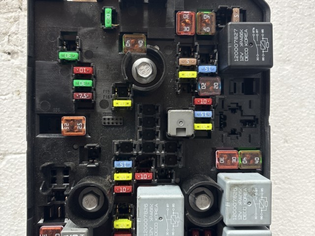 Opel Corsa E 2014- 2014-2019 Bcm motortér Használt