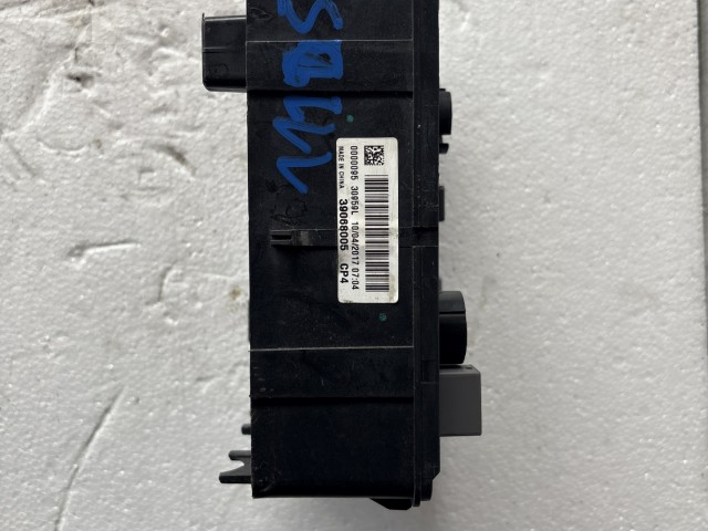 Opel Corsa E 2014- 2014-2019 Bcm motortér Használt