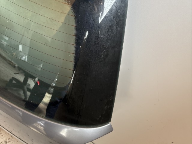 11336 Opel Astra H 2004-2010 2004-2010 Csomagtérajtó Használt Z163 Szürke