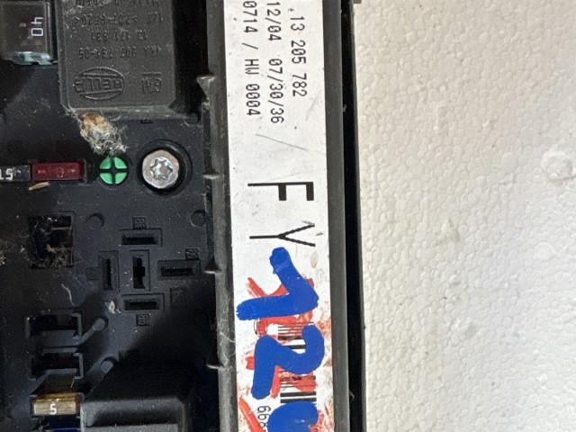 Opel Astra H 2004-2010 2004-2010 Bcm motortér Használt