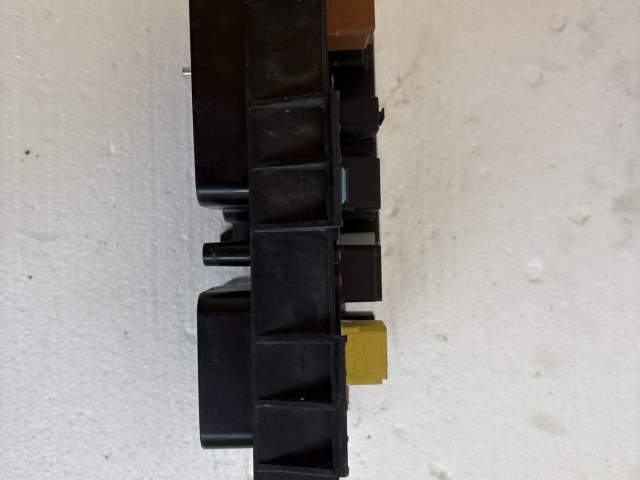 Opel Astra H 2004-2010 2004-2010 Bcm motortér Használt
