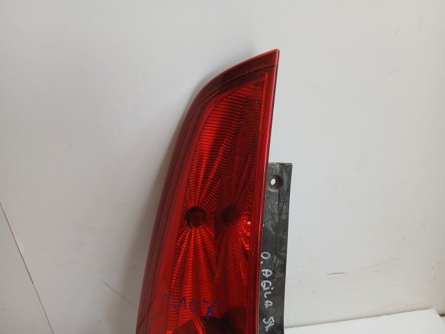 12107 Opel Agila 2008-2014 Lámpa , Fényszóró Használt Bal hátsó
