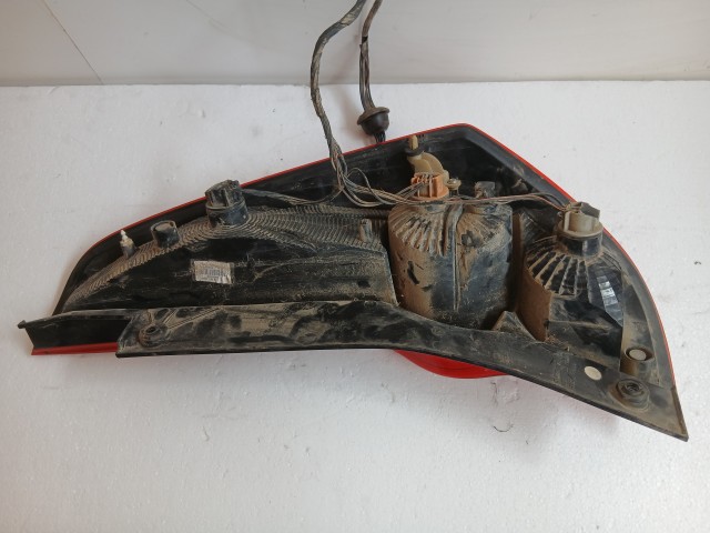 12107 Opel Agila 2008-2014 Lámpa , Fényszóró Használt Bal hátsó