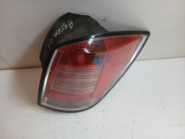 12108 Opel H astra 2004-2014 Lámpa  Használt  Jobb hátsó kombi
