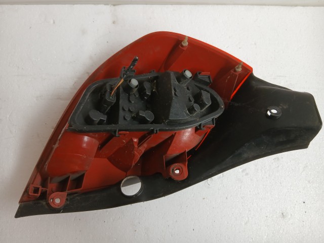 12117 Renault Clio III. 2007-2014 Lámpa , Fényszóró Használt  Jobb hátsó