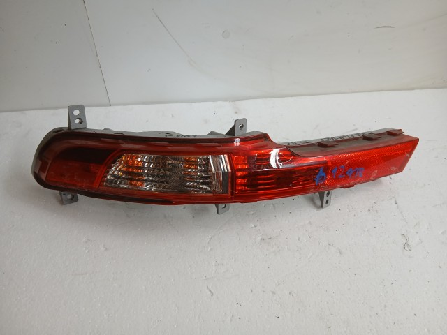 12118 Kia Sportage Sl 2012-2015 Lámpa , Fényszóró Használt Bal hátsó