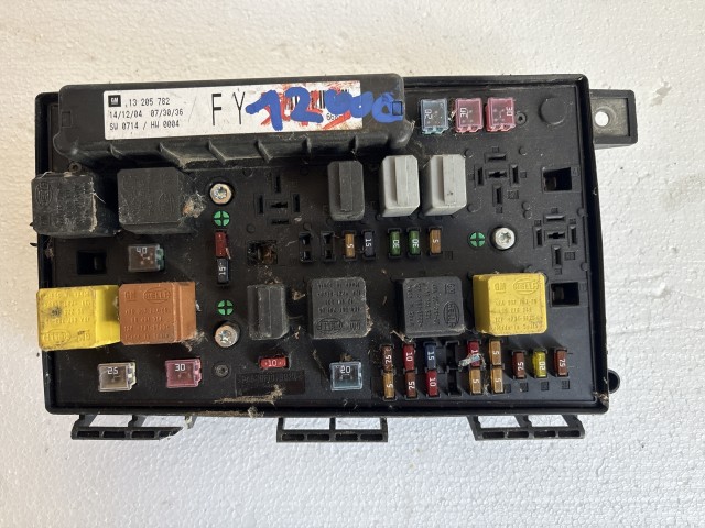 Opel Astra H 2004-2010 2004-2010 Bcm motortér Használt